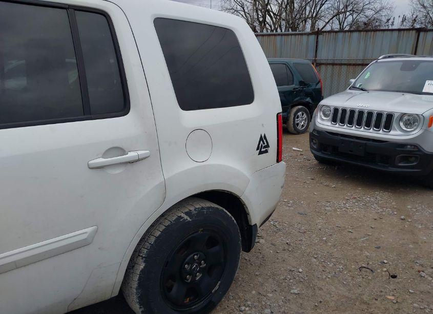 Photo 17 of 2013 Honda Pilot LX (VIN 5FNYF4H28DB060887)