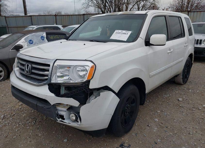 Photo 2 of 2013 Honda Pilot LX (VIN 5FNYF4H28DB060887)