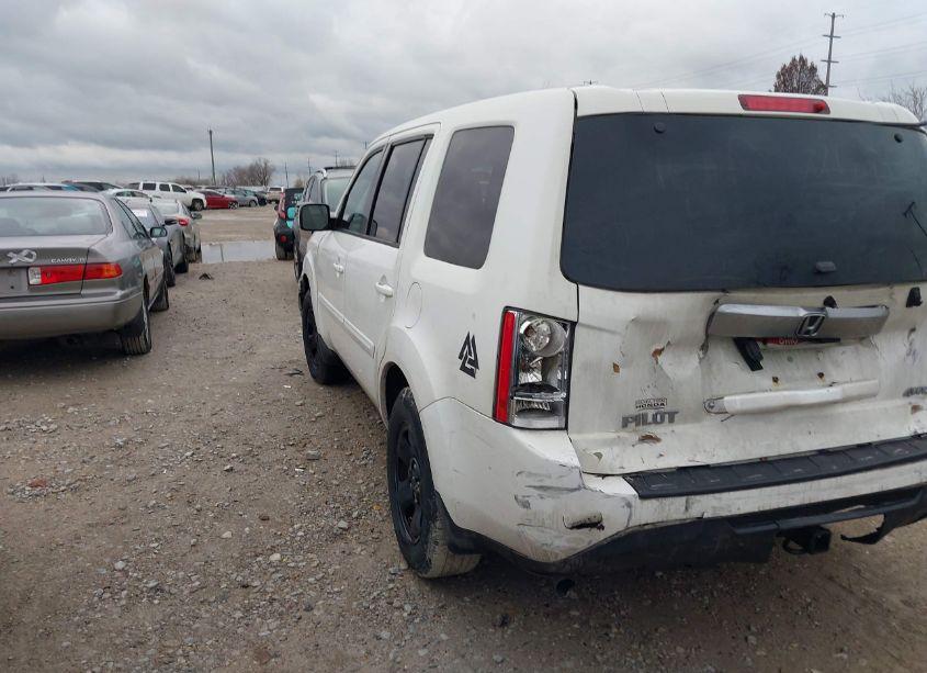 Photo 3 of 2013 Honda Pilot LX (VIN 5FNYF4H28DB060887)