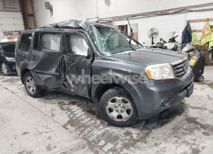 2013 Honda Pilot LX (VIN 5FNYF4H28DB069105) main photo