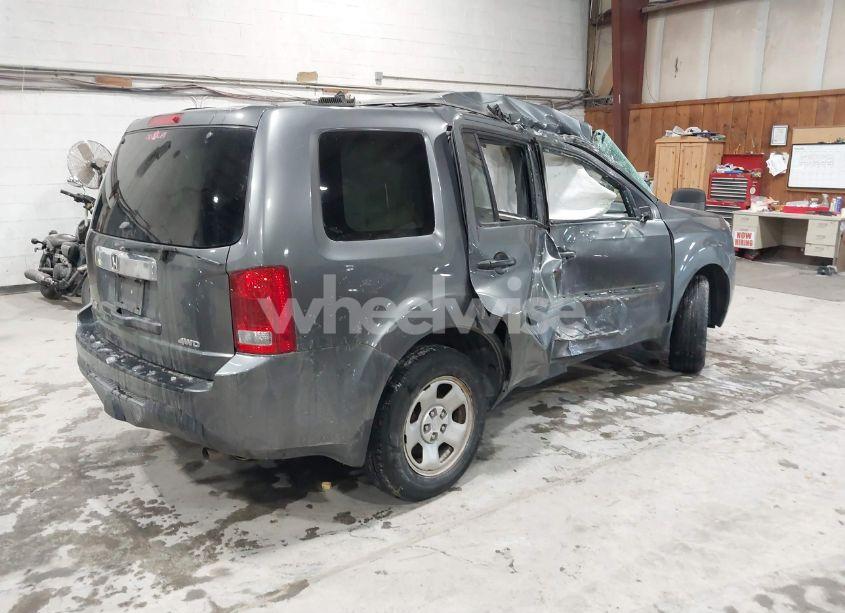 Photo 4 of 2013 Honda Pilot LX (VIN 5FNYF4H28DB069105)