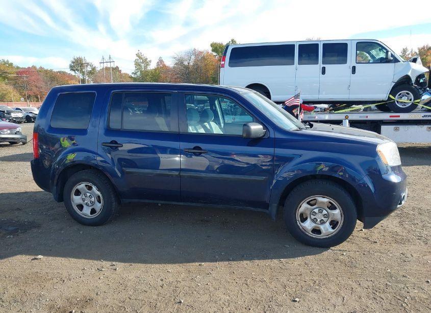 Photo 13 of 2014 Honda Pilot LX (VIN 5FNYF4H28EB018107)