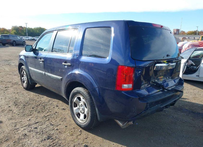 Photo 3 of 2014 Honda Pilot LX (VIN 5FNYF4H28EB018107)