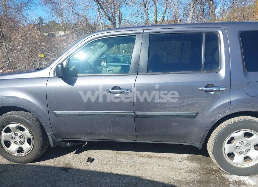 Photo 14 of 2015 Honda Pilot LX (VIN 5FNYF4H28FB076705)