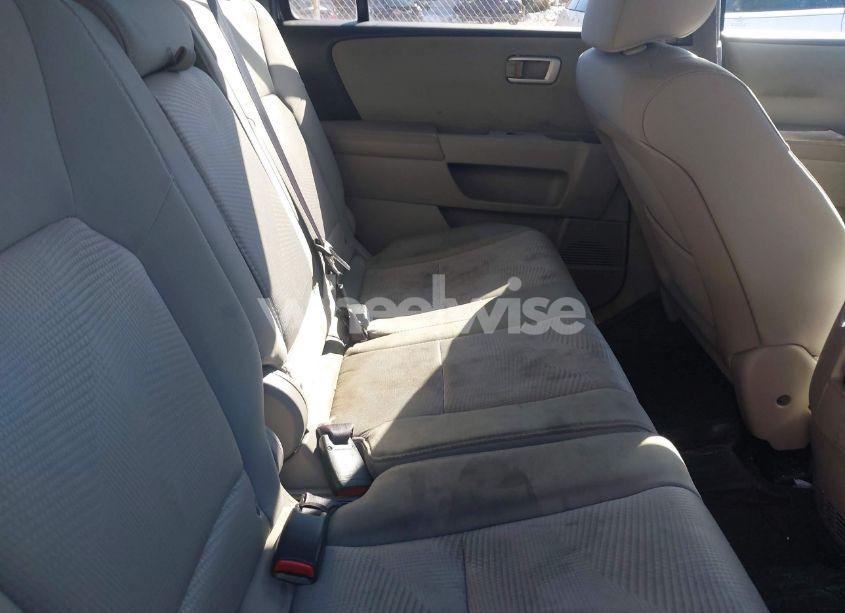 Photo 8 of 2015 Honda Pilot LX (VIN 5FNYF4H28FB076705)