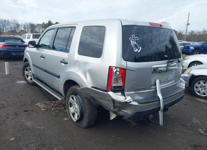 Photo 3 of 2010 Honda Pilot LX (VIN 5FNYF4H29AB038814)