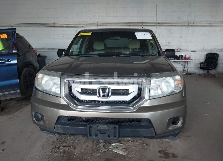 Photo 11 of 2011 Honda Pilot LX (VIN 5FNYF4H29BB061897)