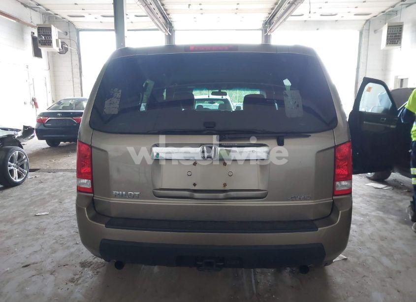 Photo 15 of 2011 Honda Pilot LX (VIN 5FNYF4H29BB061897)
