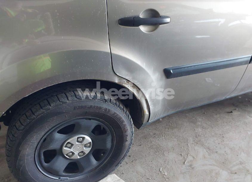 Photo 6 of 2011 Honda Pilot LX (VIN 5FNYF4H29BB061897)