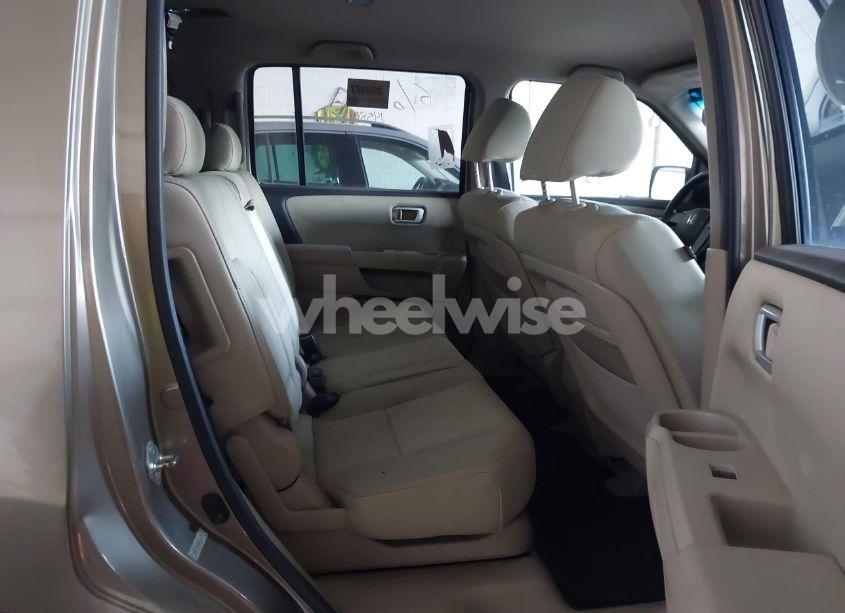 Photo 8 of 2011 Honda Pilot LX (VIN 5FNYF4H29BB061897)