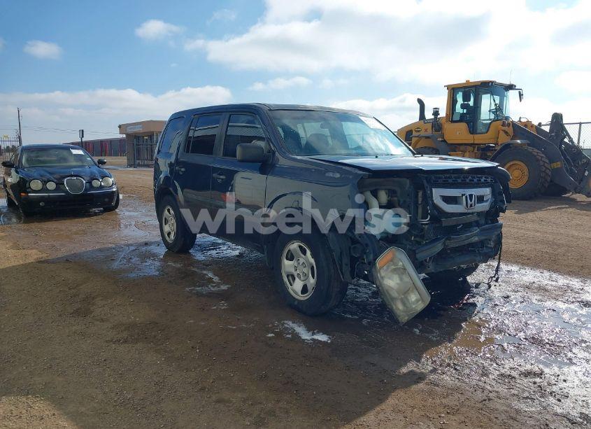 2011 Honda Pilot LX (VIN 5FNYF4H29BB069563) main photo