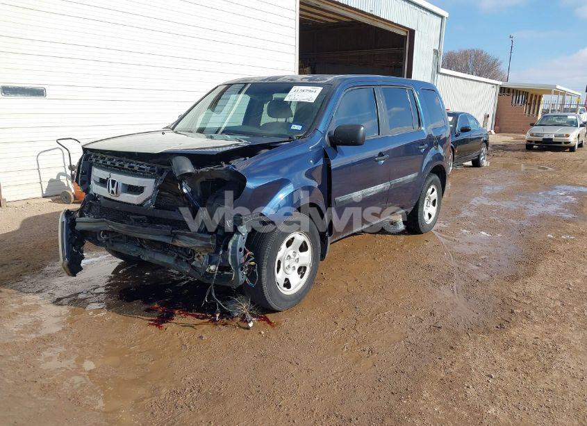 Photo 2 of 2011 Honda Pilot LX (VIN 5FNYF4H29BB069563)