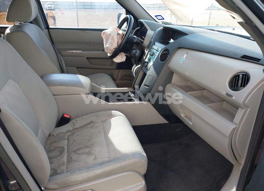 Photo 5 of 2011 Honda Pilot LX (VIN 5FNYF4H29BB069563)