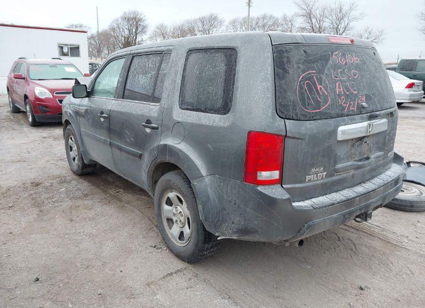 Photo 3 of 2011 Honda Pilot LX (VIN 5FNYF4H29BB085780)