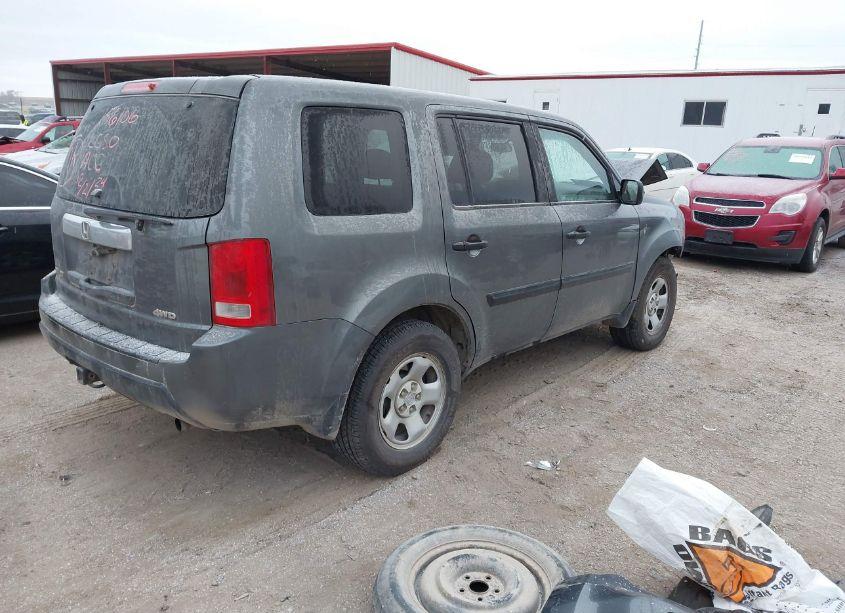 Photo 4 of 2011 Honda Pilot LX (VIN 5FNYF4H29BB085780)