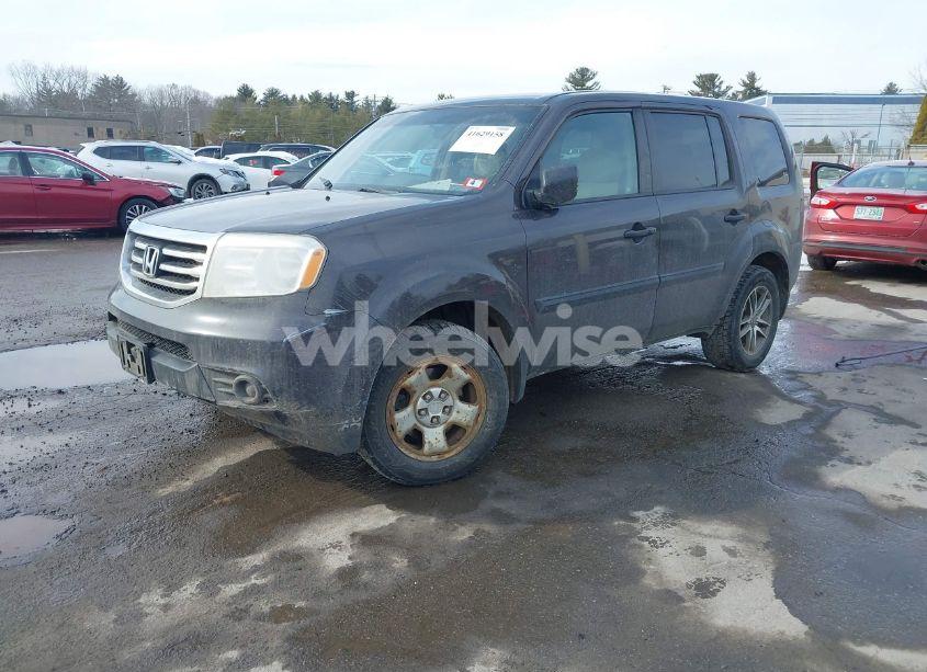 Photo 2 of 2012 Honda Pilot LX (VIN 5FNYF4H29CB005976)