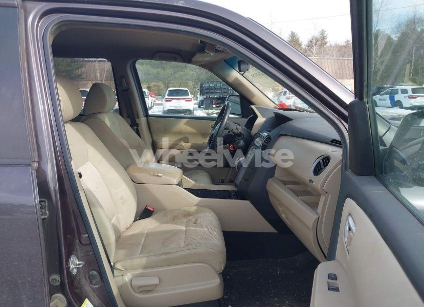 Photo 5 of 2012 Honda Pilot LX (VIN 5FNYF4H29CB005976)