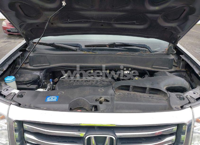 Photo 10 of 2015 Honda Pilot LX (VIN 5FNYF4H29FB026136)