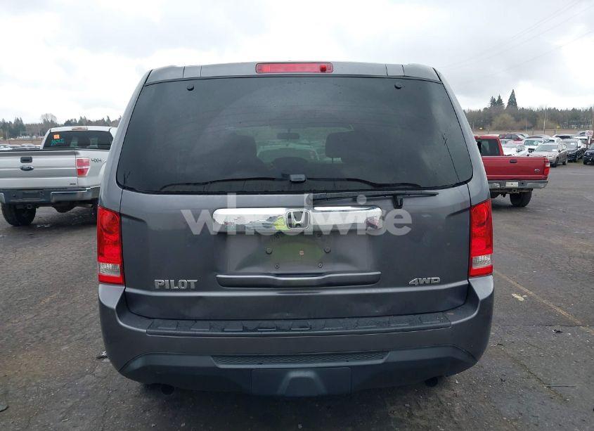 Photo 16 of 2015 Honda Pilot LX (VIN 5FNYF4H29FB026136)