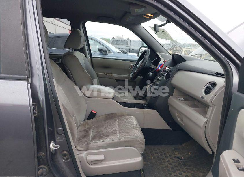 Photo 5 of 2015 Honda Pilot LX (VIN 5FNYF4H29FB026136)