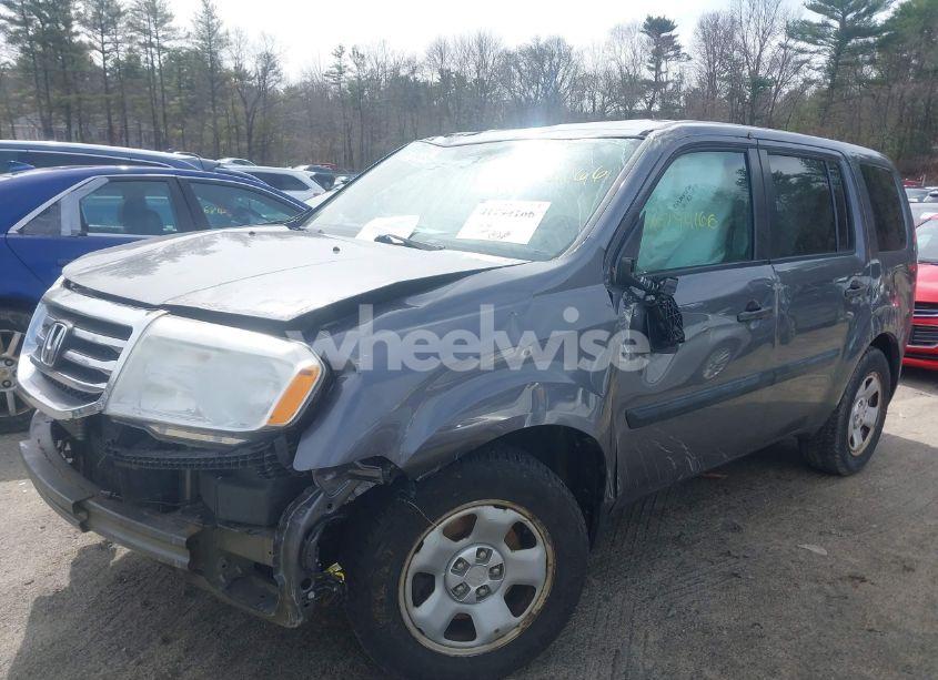 Photo 2 of 2015 Honda Pilot LX (VIN 5FNYF4H29FB031031)