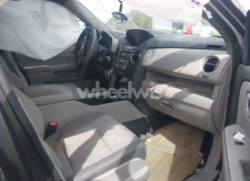 Photo 5 of 2015 Honda Pilot LX (VIN 5FNYF4H29FB031031)