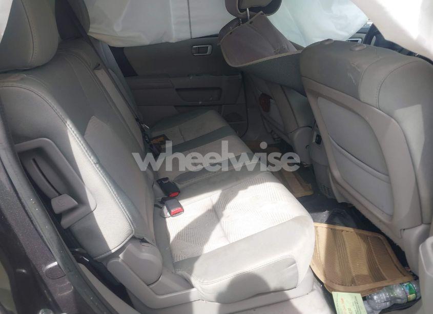 Photo 8 of 2015 Honda Pilot LX (VIN 5FNYF4H29FB031031)