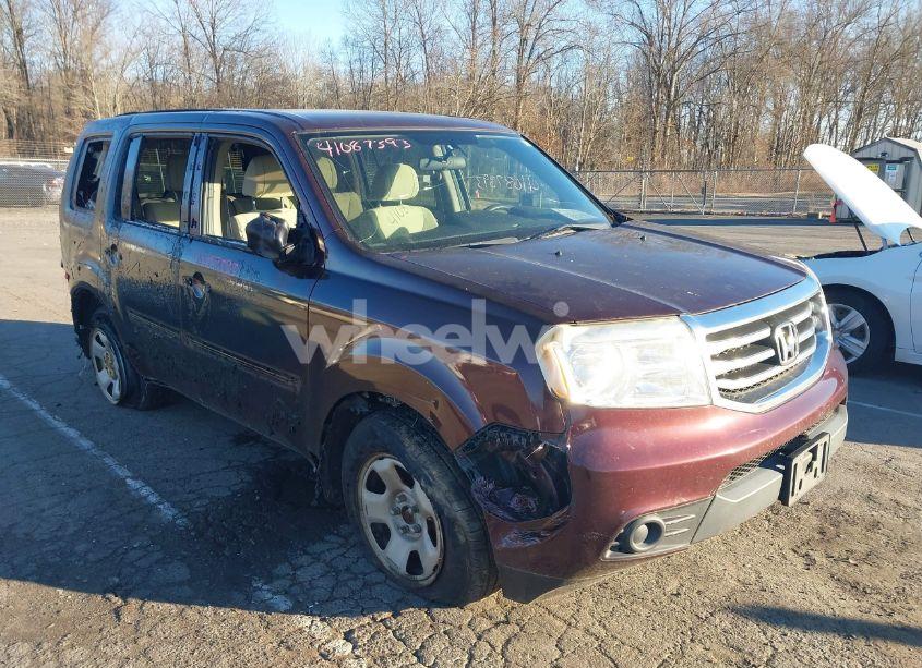 2015 Honda Pilot LX (VIN 5FNYF4H29FB052414) main photo