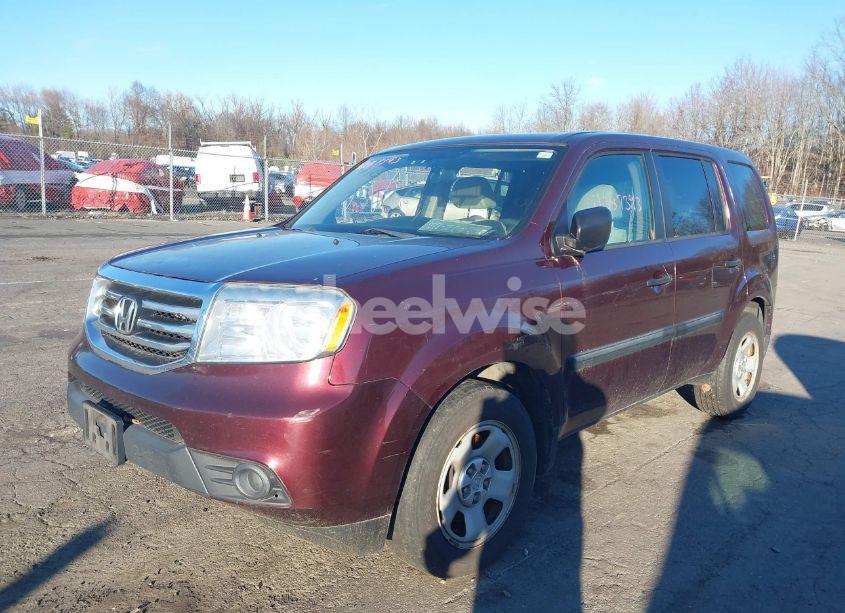 Photo 2 of 2015 Honda Pilot LX (VIN 5FNYF4H29FB052414)
