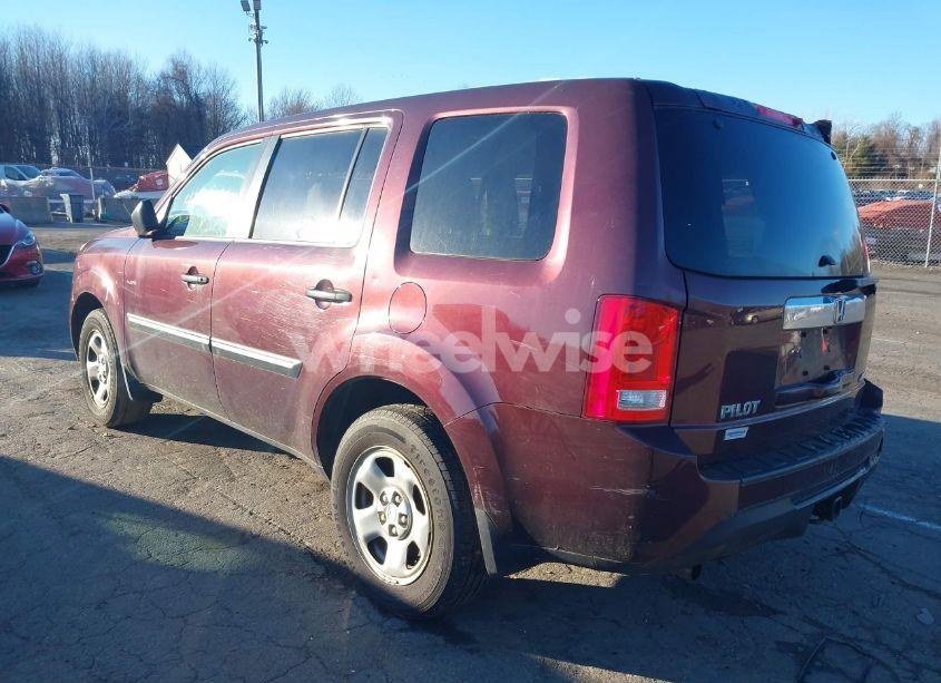 Photo 3 of 2015 Honda Pilot LX (VIN 5FNYF4H29FB052414)
