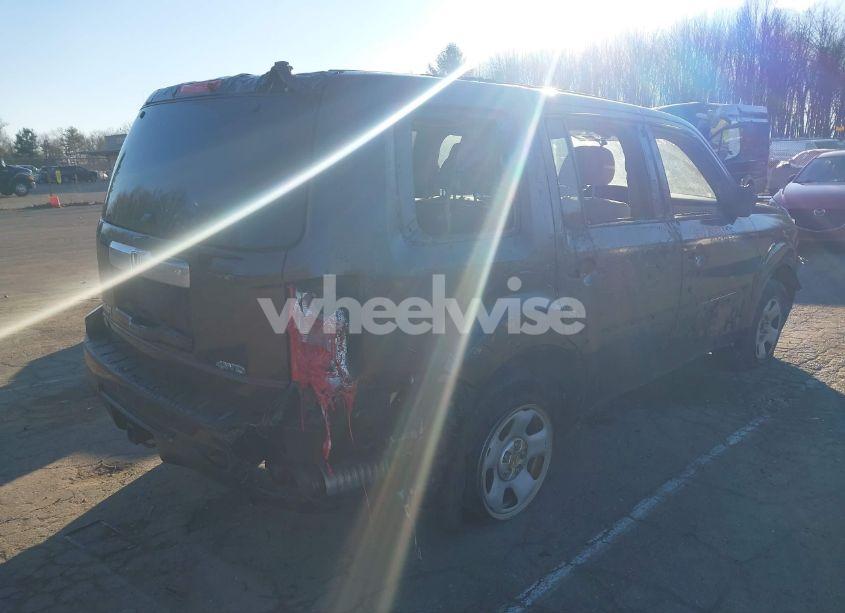 Photo 4 of 2015 Honda Pilot LX (VIN 5FNYF4H29FB052414)