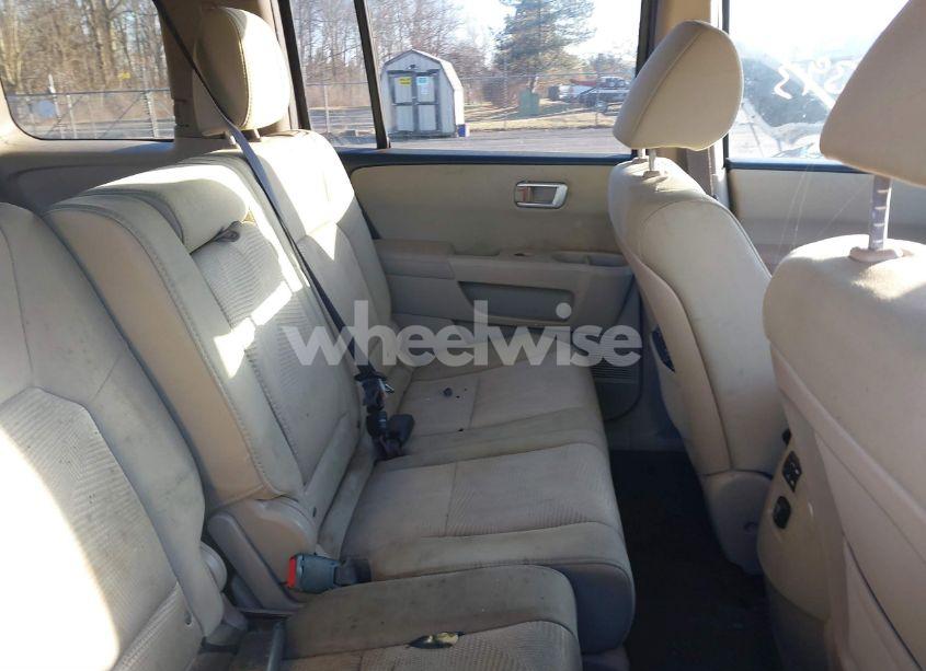 Photo 8 of 2015 Honda Pilot LX (VIN 5FNYF4H29FB052414)