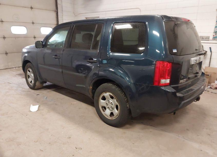 Photo 3 of 2010 Honda Pilot LX (VIN 5FNYF4H2XAB030446)