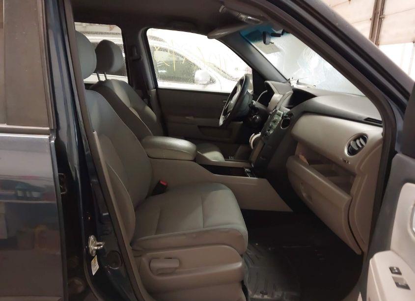 Photo 5 of 2010 Honda Pilot LX (VIN 5FNYF4H2XAB030446)