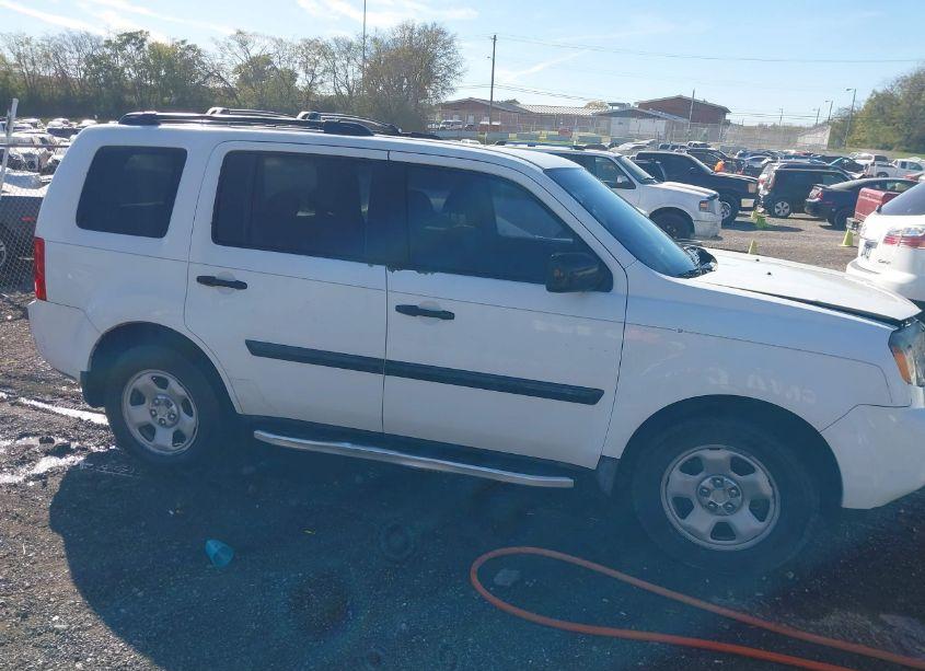 Photo 13 of 2010 Honda Pilot LX (VIN 5FNYF4H2XAB032021)