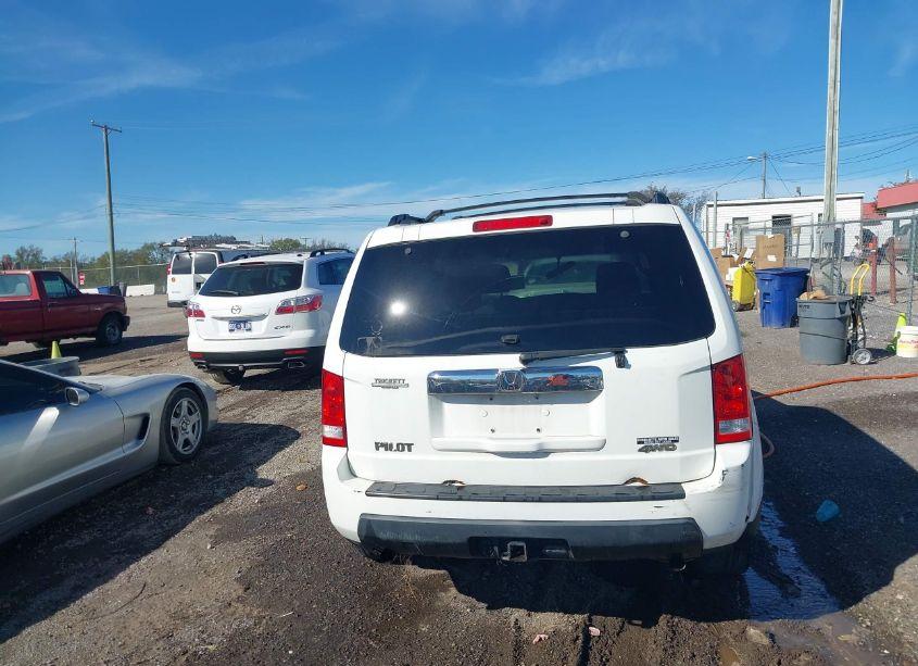 Photo 16 of 2010 Honda Pilot LX (VIN 5FNYF4H2XAB032021)