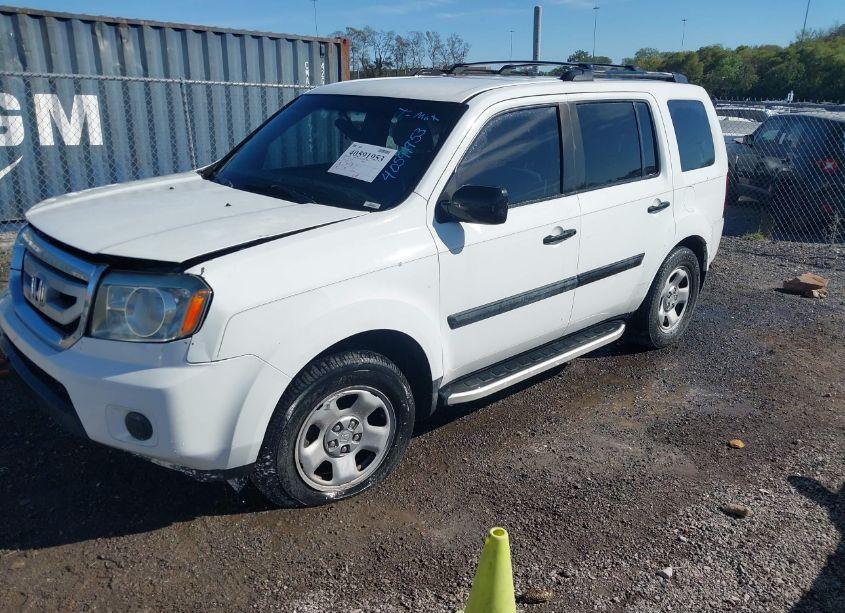 Photo 2 of 2010 Honda Pilot LX (VIN 5FNYF4H2XAB032021)