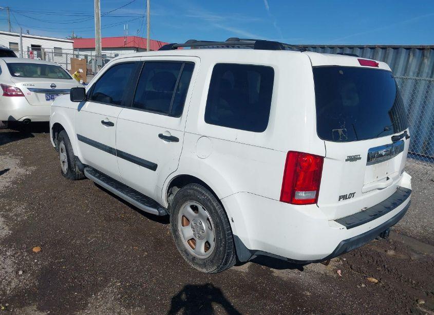 Photo 3 of 2010 Honda Pilot LX (VIN 5FNYF4H2XAB032021)