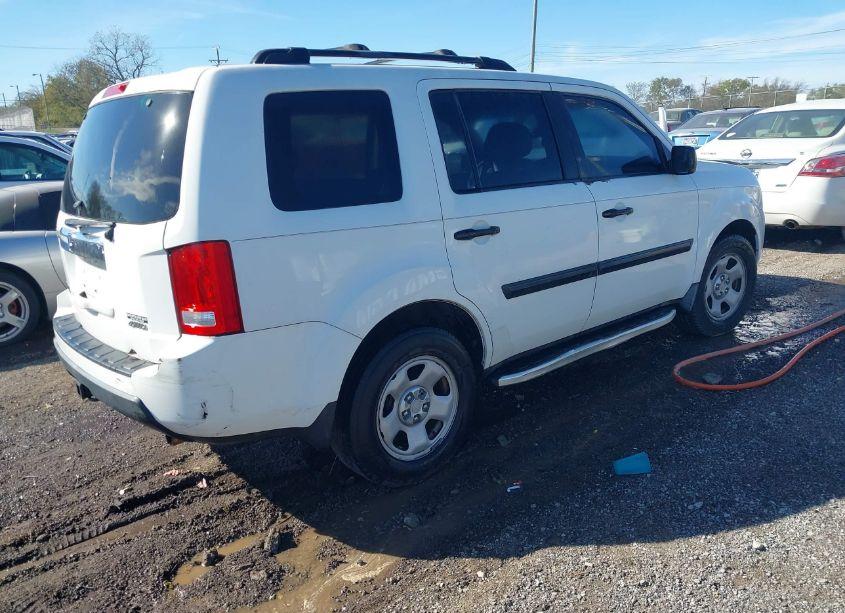 Photo 4 of 2010 Honda Pilot LX (VIN 5FNYF4H2XAB032021)