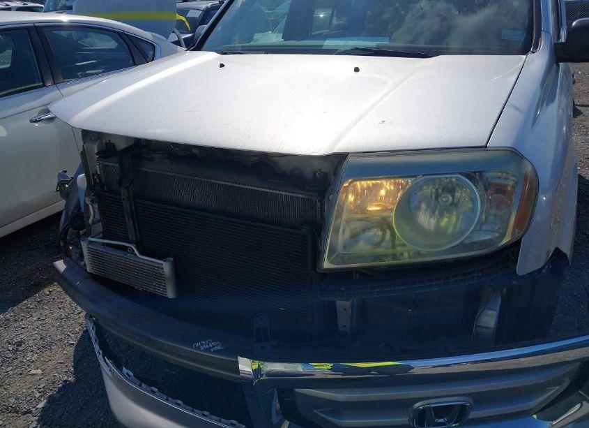 Photo 12 of 2010 Honda Pilot LX (VIN 5FNYF4H2XAB040457)