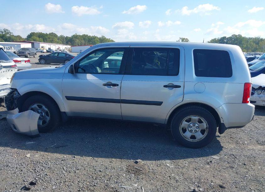 Photo 14 of 2010 Honda Pilot LX (VIN 5FNYF4H2XAB040457)