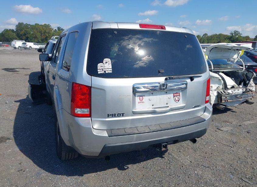 Photo 16 of 2010 Honda Pilot LX (VIN 5FNYF4H2XAB040457)