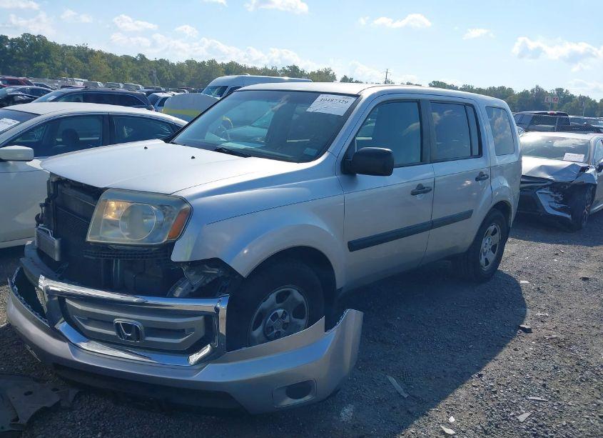 Photo 2 of 2010 Honda Pilot LX (VIN 5FNYF4H2XAB040457)