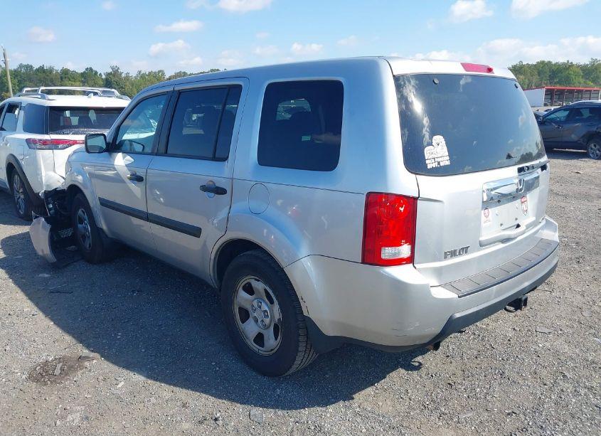 Photo 3 of 2010 Honda Pilot LX (VIN 5FNYF4H2XAB040457)