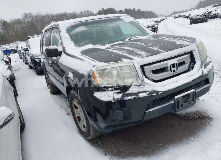 2011 Honda Pilot LX (VIN 5FNYF4H2XBB025569) main photo