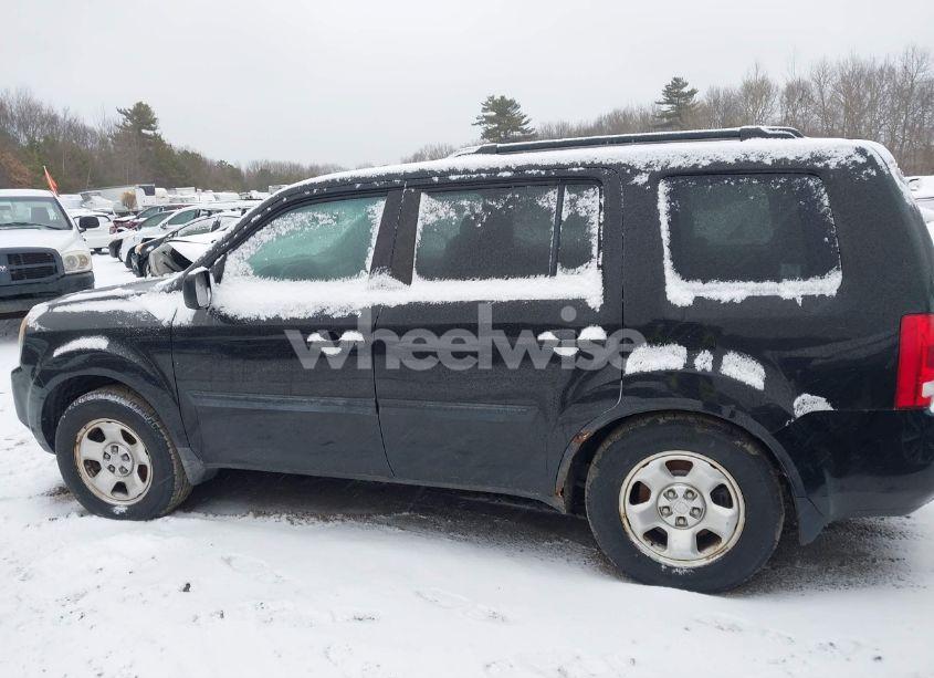 Photo 14 of 2011 Honda Pilot LX (VIN 5FNYF4H2XBB025569)