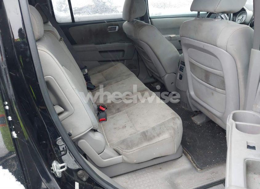 Photo 8 of 2011 Honda Pilot LX (VIN 5FNYF4H2XBB025569)