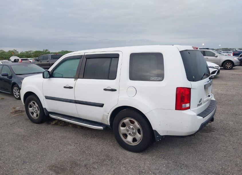 Photo 14 of 2011 Honda Pilot LX (VIN 5FNYF4H2XBB029783)