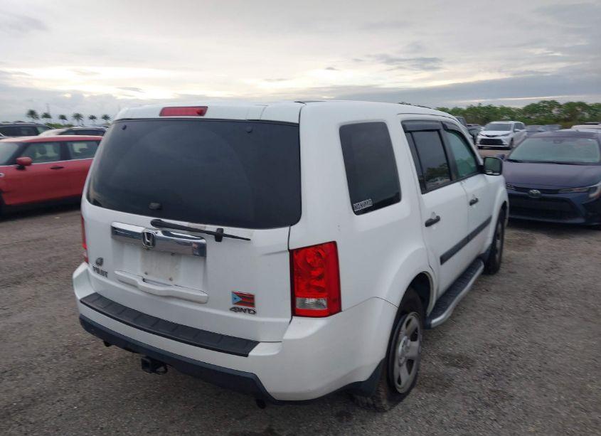 Photo 4 of 2011 Honda Pilot LX (VIN 5FNYF4H2XBB029783)