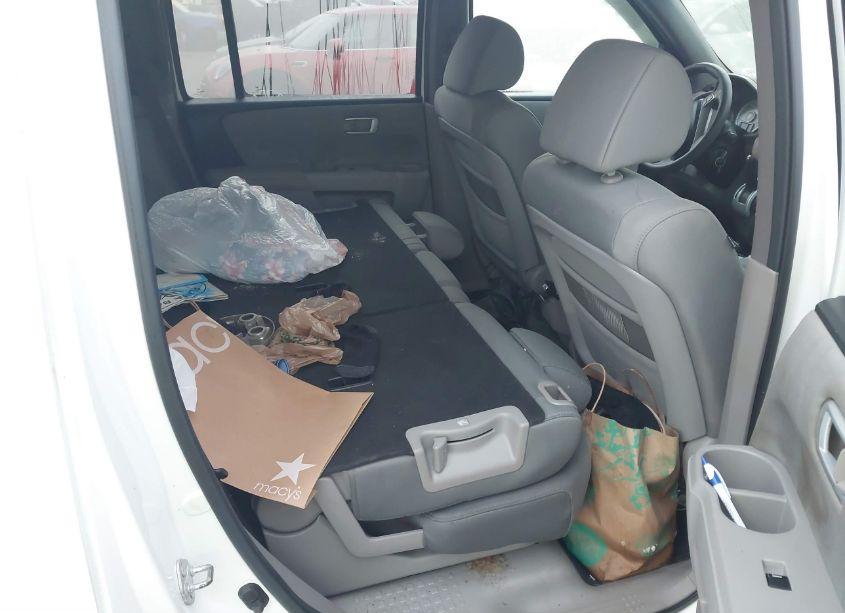 Photo 8 of 2011 Honda Pilot LX (VIN 5FNYF4H2XBB029783)